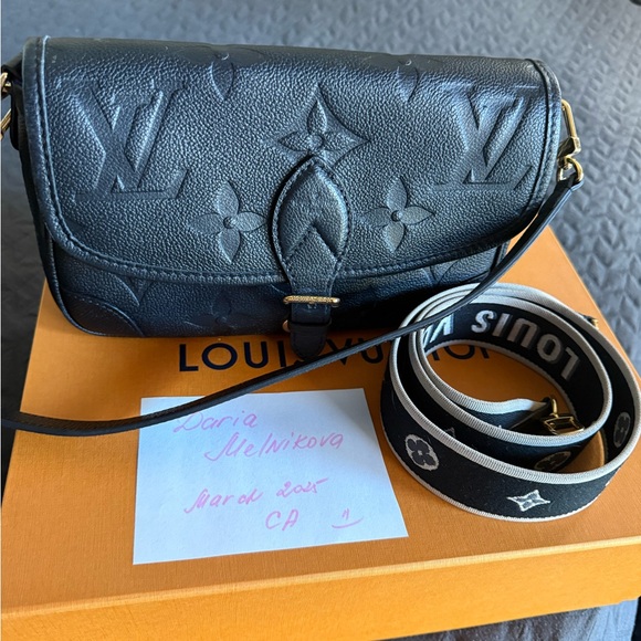 Louis Vuitton Diana bag - Picture 2 of 14